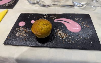 Soffice di carota con mousse ai lamponi